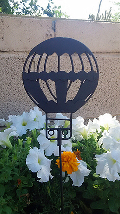 Hot Air Balloon Wrought Iron Garden Stake - Click Image to Close
