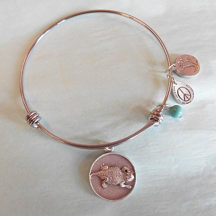 Adjustable Bangle Bracelet with Horned Toad Disc Charm - Click Image to Close